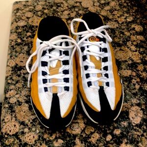 Nike Air Max 95 Recraft youth 5 used condition